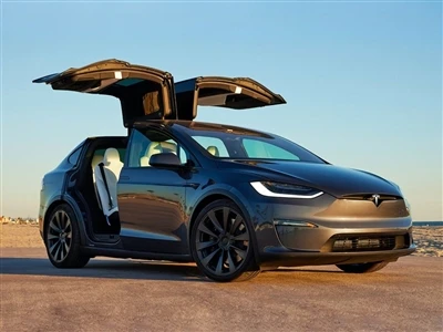 A Tesla csökkentette árait