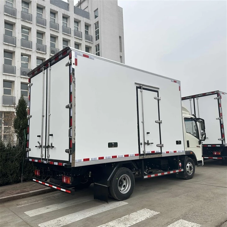 New Sinotruk HOWO 4×2 Refrigerated Truck