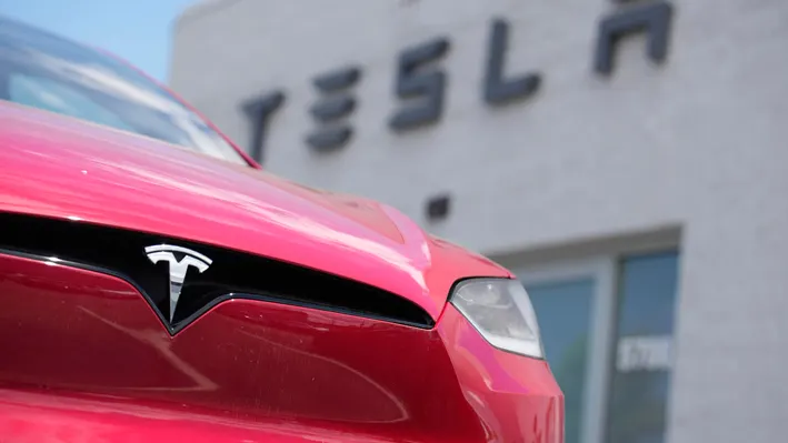 Jelentős elbocsátások után tömeges munkaerő-felvételbe kezd a Tesla