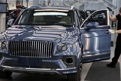 A Bentley késlelteti az elektromos járművek általános tervét