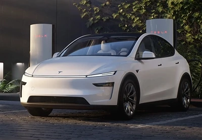 Megjelent a Tesla Model Y frissített verziója 36 890 dolláros kikiáltási áron